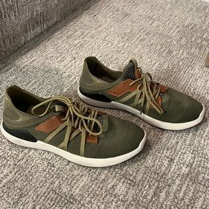 Almost new worn once. Just a 1/2 size too big.